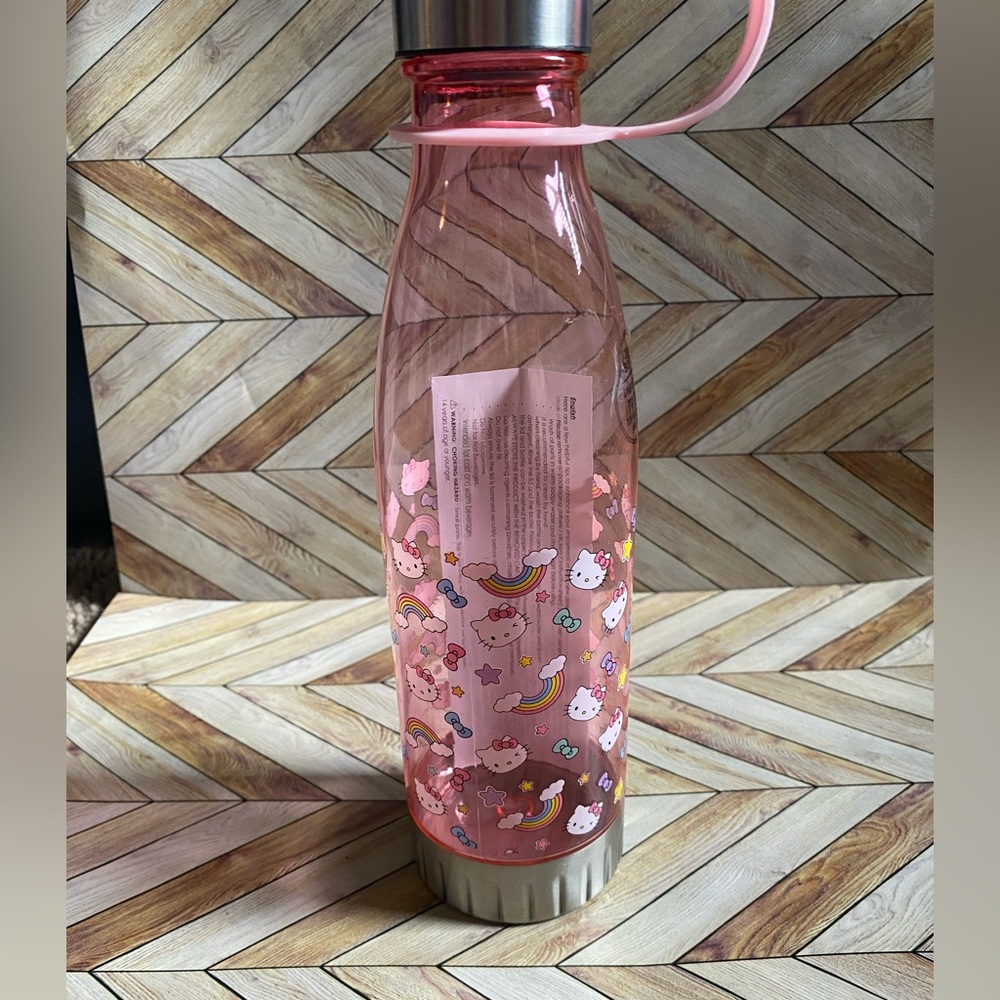 Hello Kitty 20oz Bottle